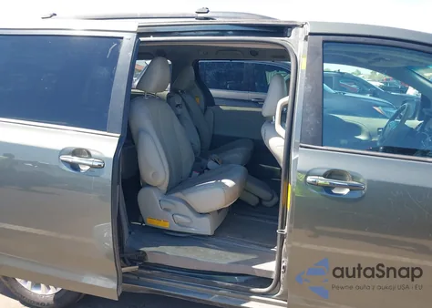 2014 Toyota Sienna Xle V6 8 Passenger from USA, damaged, VIN 5TDYK3DC3ES430046